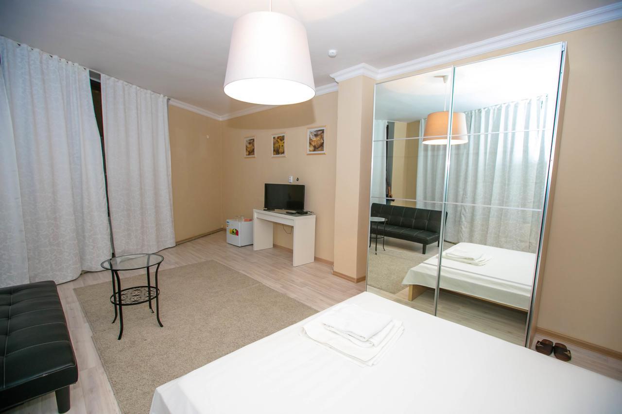 Hotel Jasmine Atyraū Esterno foto