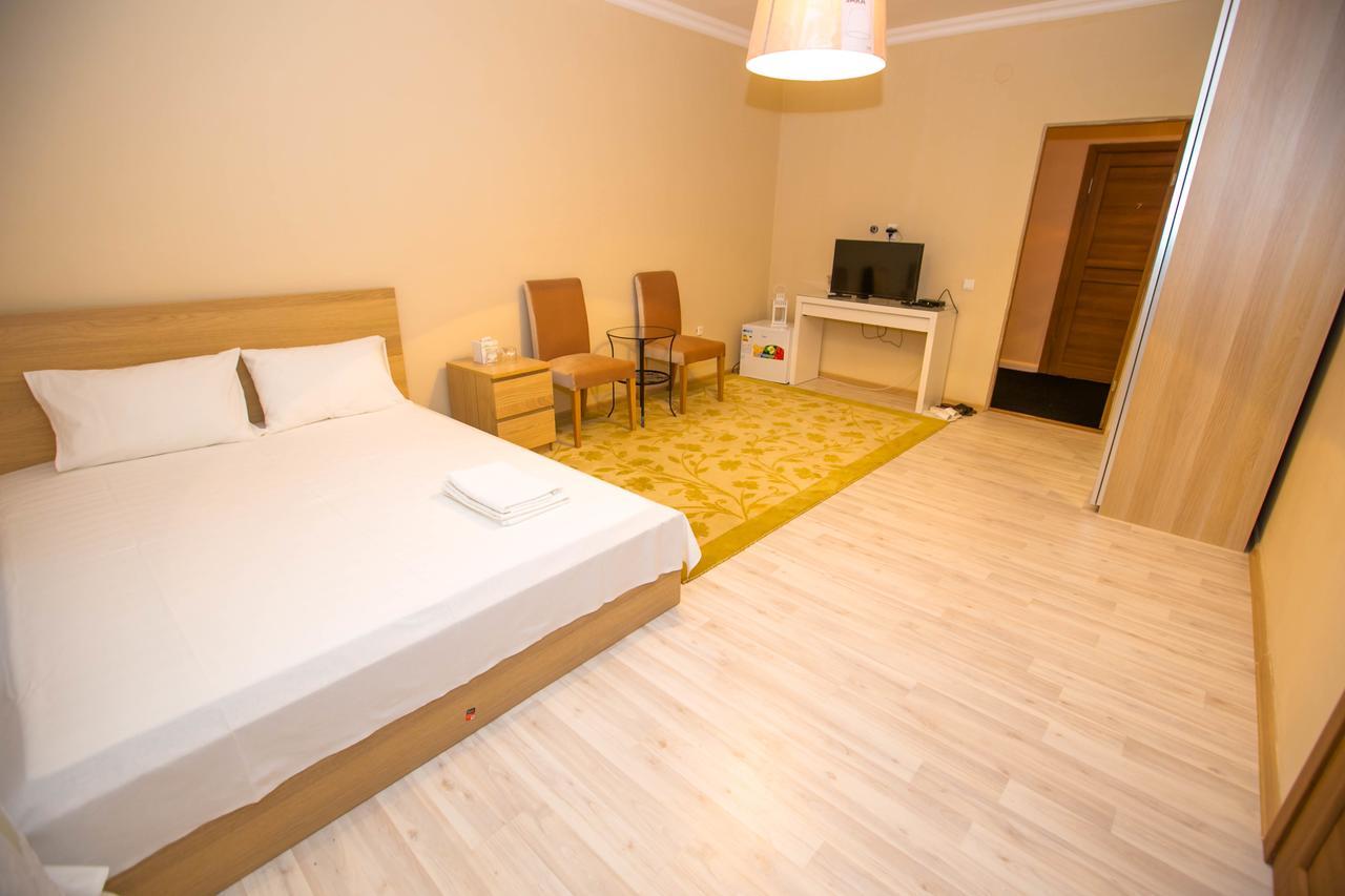 Hotel Jasmine Atyraū Esterno foto